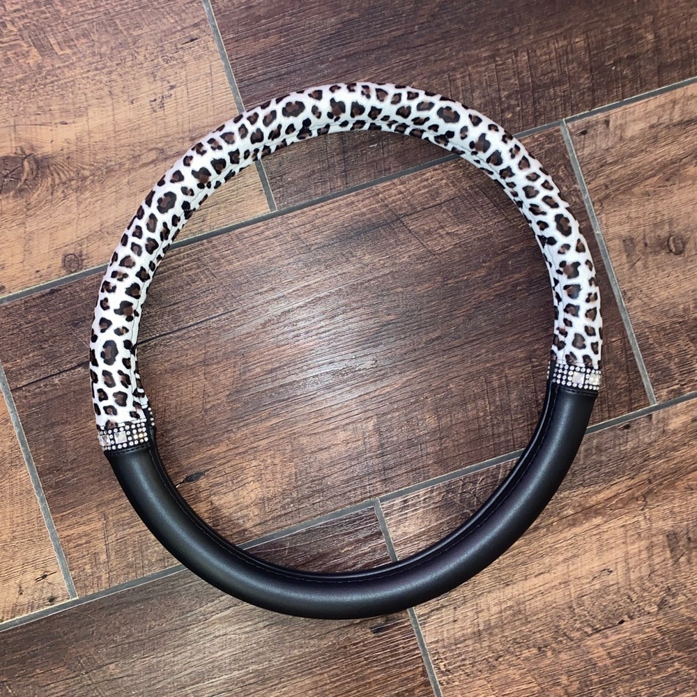 Leopard print steering wheel cover